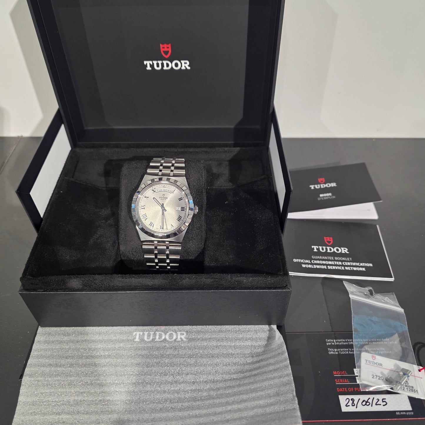 TUDOR Royal 41 mm acier, référence M28600-0001
