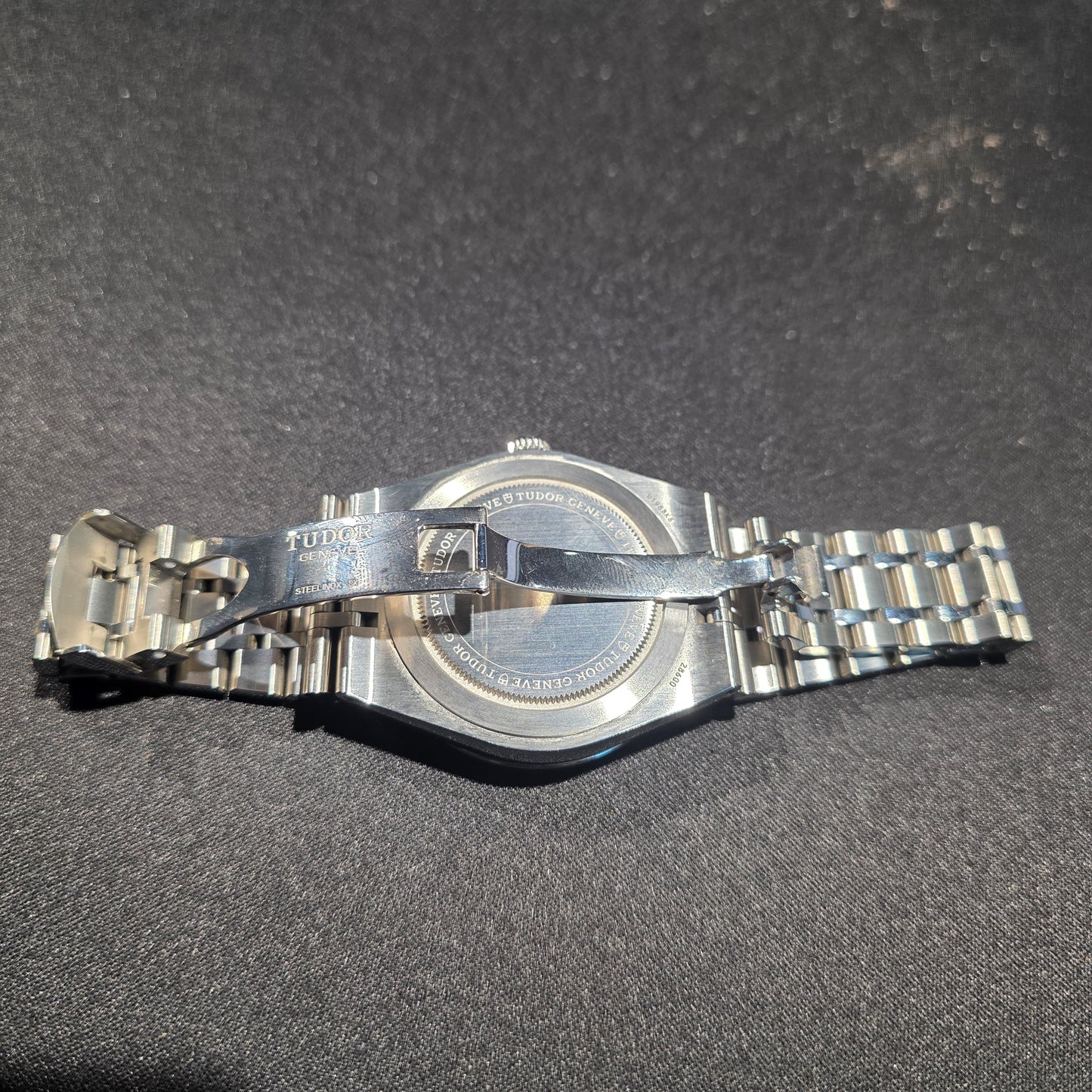 TUDOR Royal 41 mm acier, référence M28600-0001