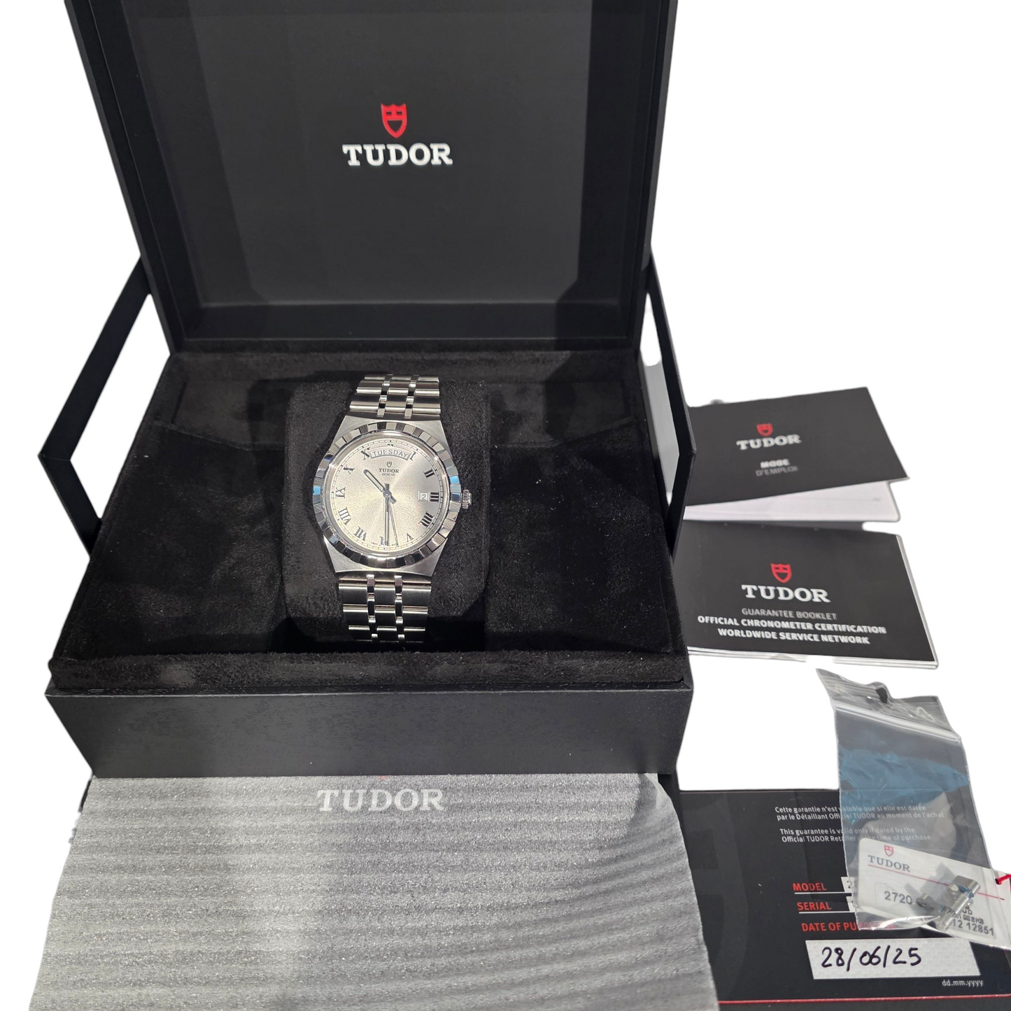 TUDOR Royal 41 mm acier, référence M28600-0001