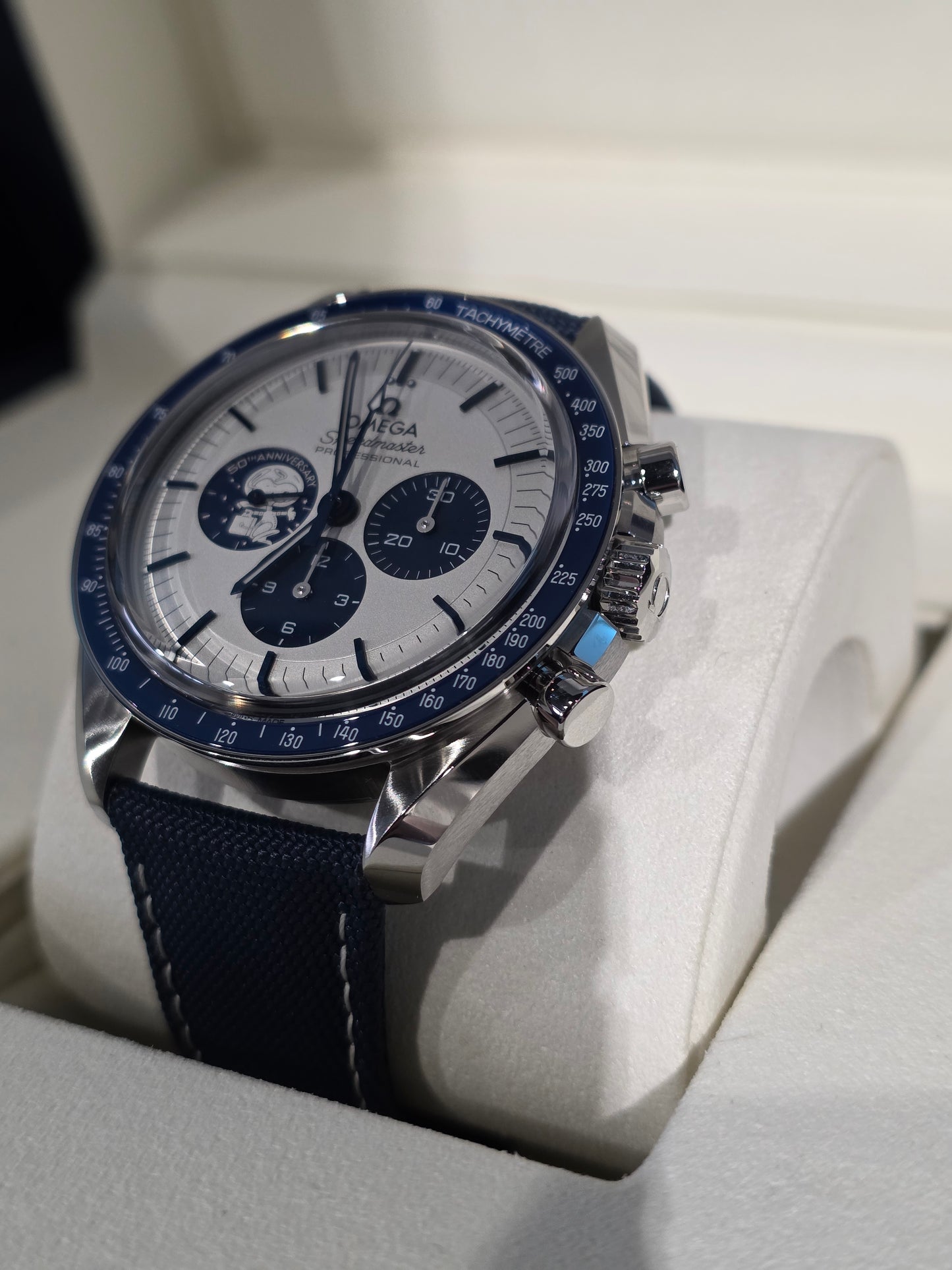 Omega Speedmaster '' silver snoopy award " neuve 2025