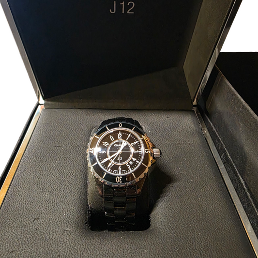 Chanel J12 33mm quartz