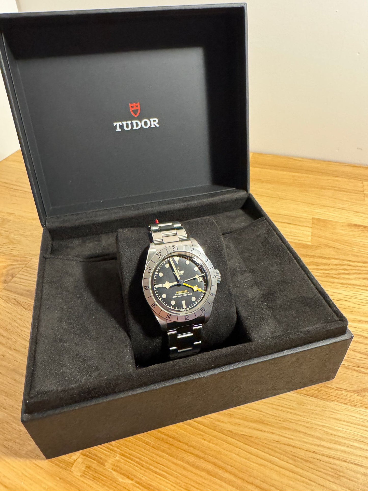 Tudor Black Bay Pro - Édition Escadron Héliporté Alpilles (58 ex.) - 2025 - Full set