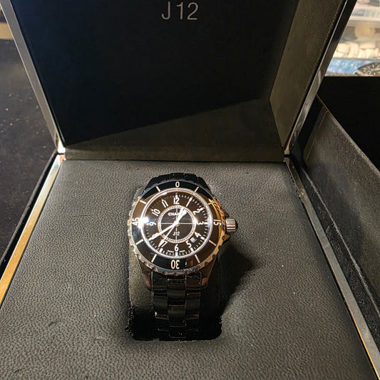 Chanel J12 33mm quartz